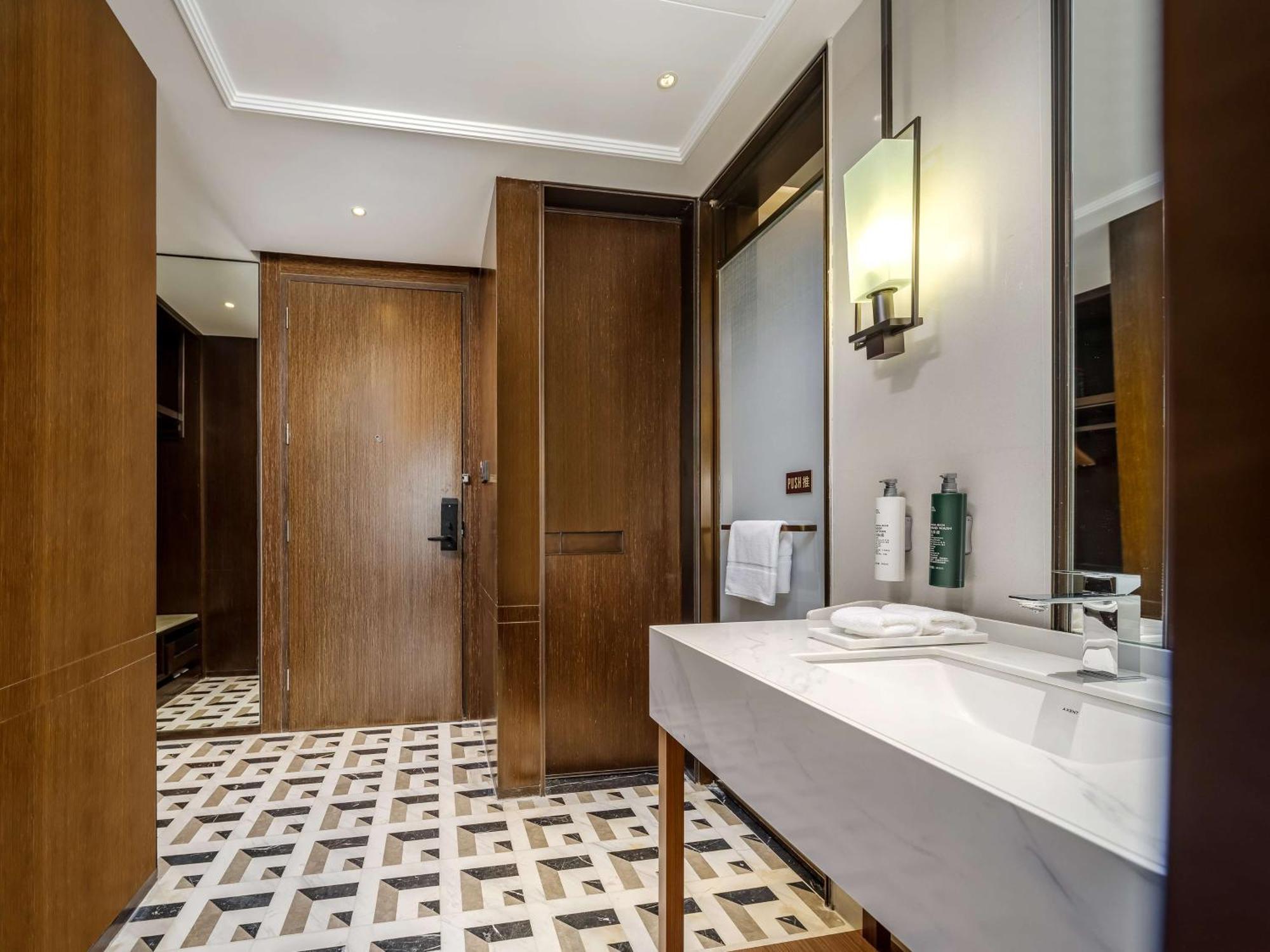 Hilton Garden Inn Beijing Guomao Buitenkant foto