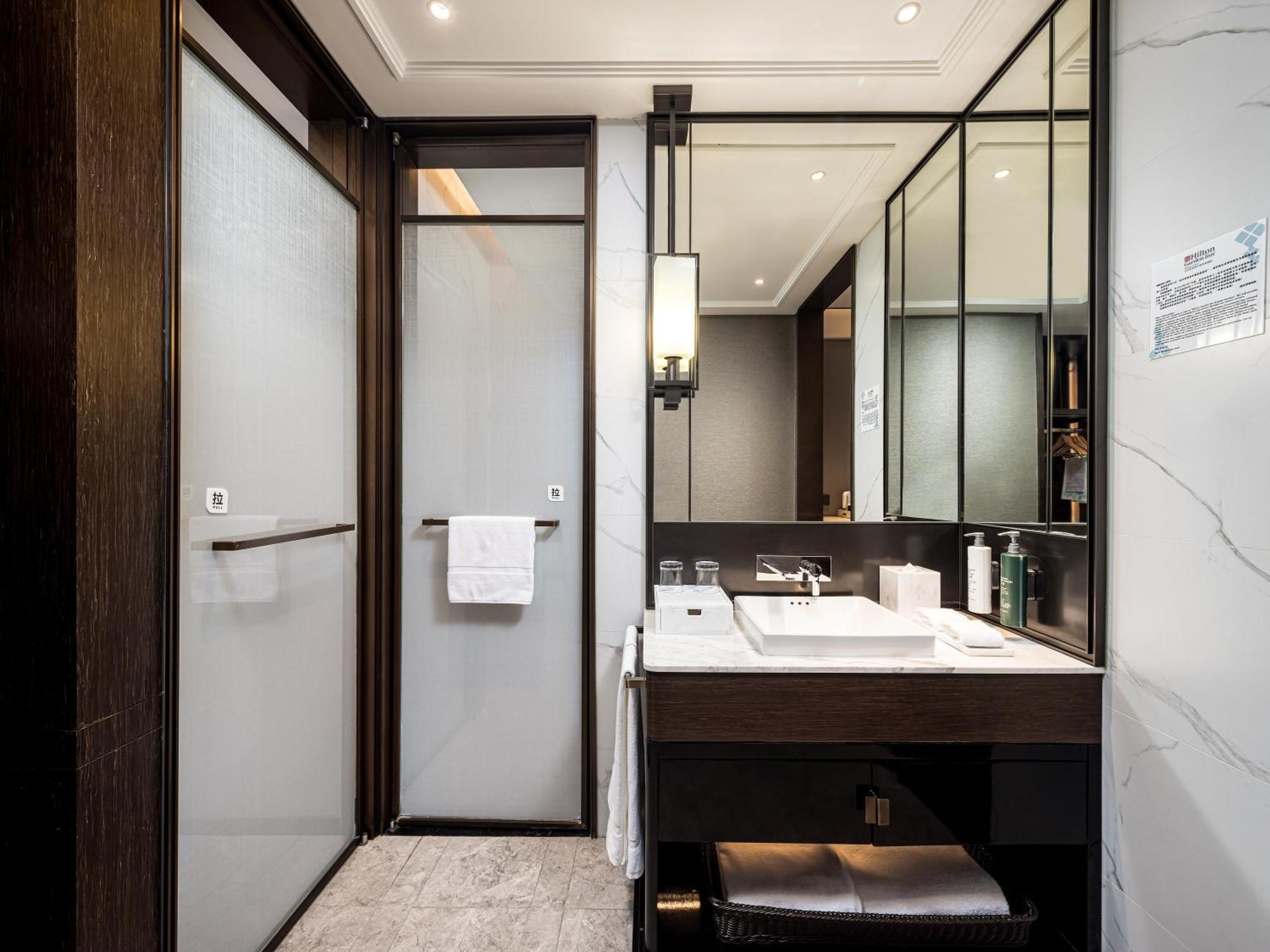 Hilton Garden Inn Beijing Guomao Buitenkant foto